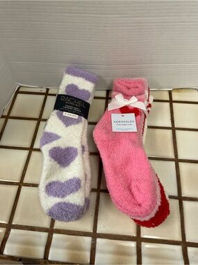 RACHEL Rachel Roy White & Purple Heart Plush Socks